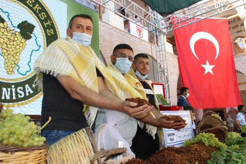 Bakanın açıkladığı kuru üzüm fiyatı üreticiyi sevindirdi
