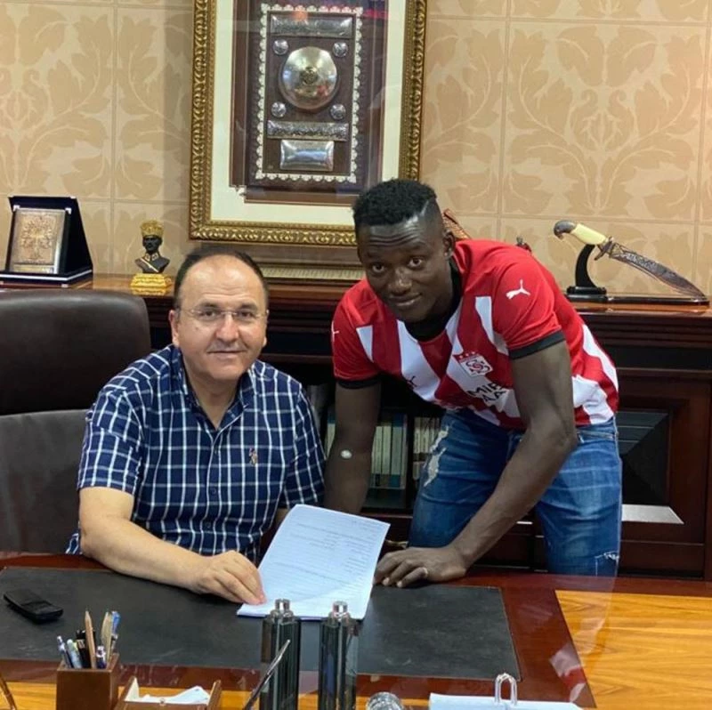 Casimir Ninga resmen Sivasspor’da
