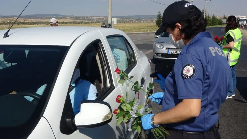 Uşak polisinden güllü denetim
