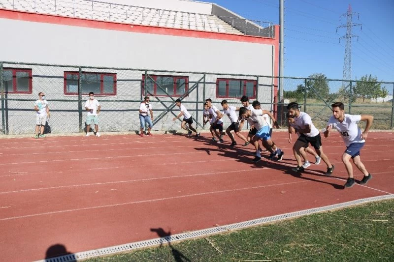 DÜ’de pandemi tedbirleriyle özel yetenek sınavı başladı
