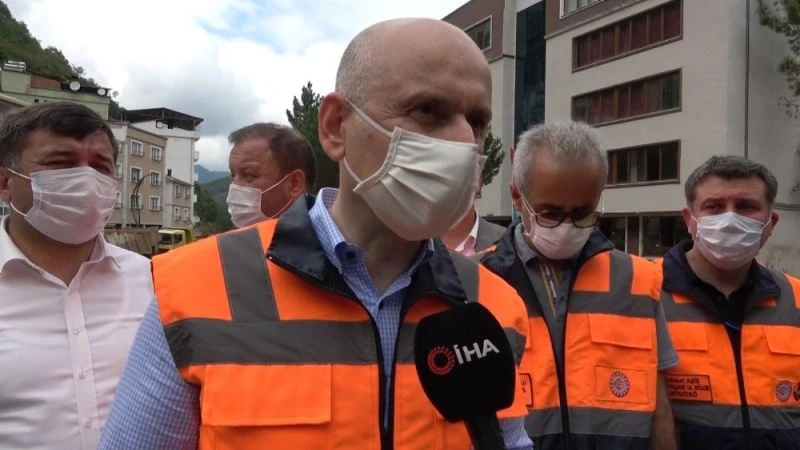 Ulaştırma ve Altyapı Bakanı Adil Karaismailoğlu: “Bu afetlerin bir daha yaşanmaması için kalıcı projelere bir an önce başlayacağız”
