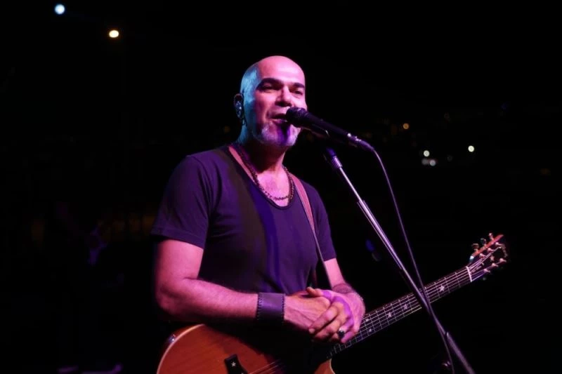 Yüksek Sadakat grubu arabalı konserde sevenlerini coşturdu
