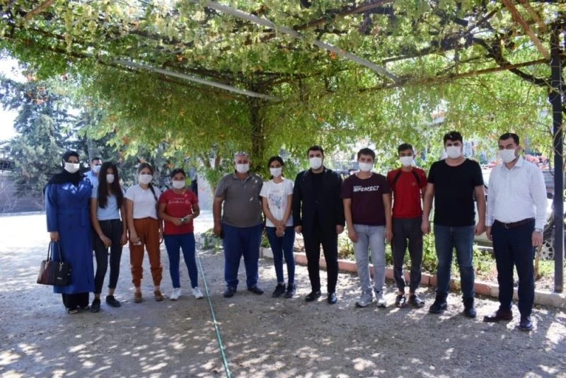 Başkan Bünül’den fen lisesini kazanan öğrencilere burs desteği
