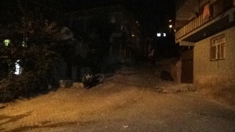 Cezaevinden kaçtı, eşini sokak ortasında katletti
