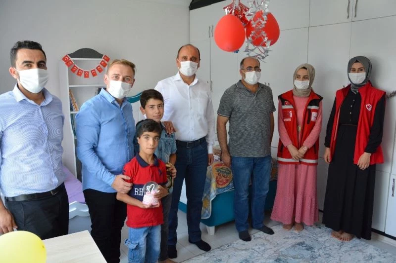 Araban Kaymakamlığı yetim ve öksüzlerin yüzünü güldürdü
