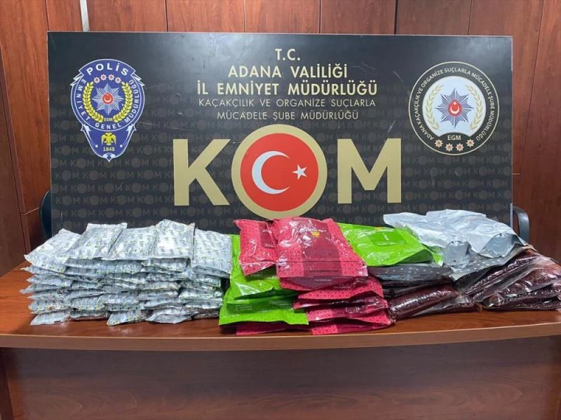 Kaçak nargile tütünlerini salça kovalarının içine saklamışlar