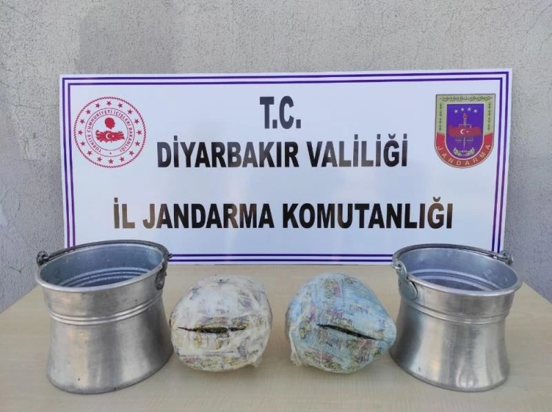 Uyuşturucu tacirlerinden pes dedirten yöntem: Esrarı yoğurt bakracına gizlemişler
