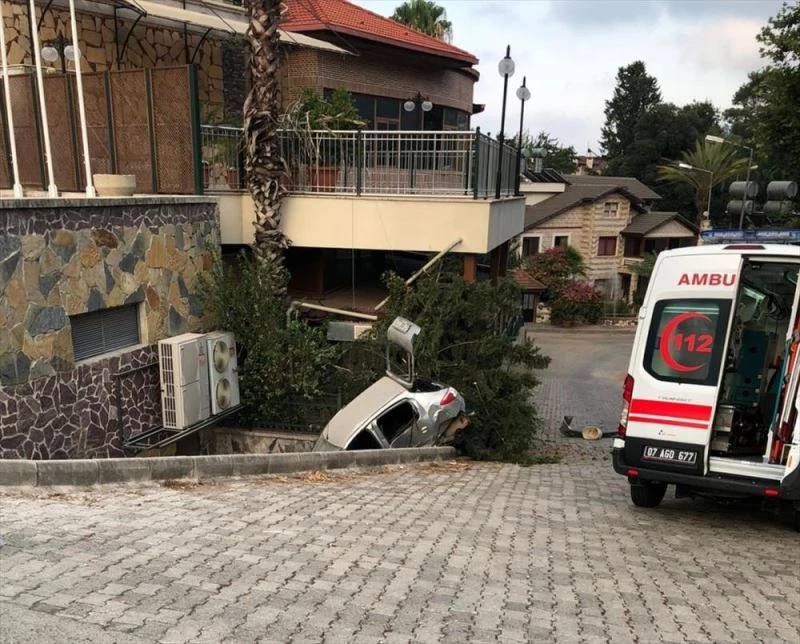 Kurban eti dağıtmak için ödünç aldığı araçla kaza yapan sürücü öldü