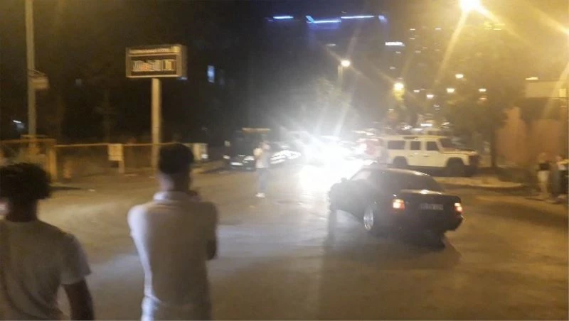 (Özel) Yasağa rağmen asker uğurlamasında yolu kapatarak drift attılar
