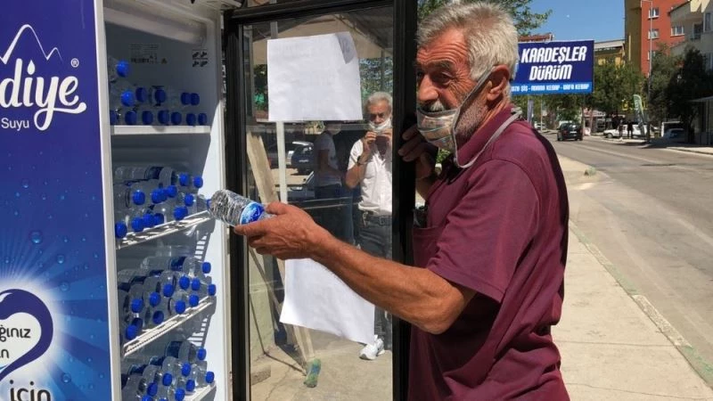 Bu yoldan geçene su bedava
