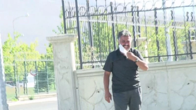 Ölü bulunan küçük Merve’nin akrabaları adli tıp önünde gözyaşlarına boğuldu
