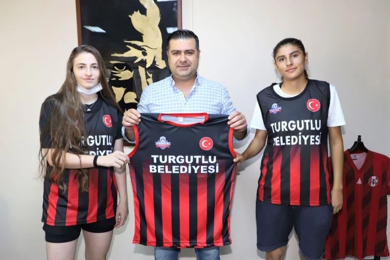 Turgutlu Belediyespor 2 genç yıldız adayını transfer etti
