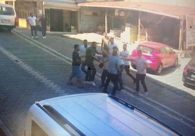 Adres sordular bir kamyon dolusu dayak yediler
