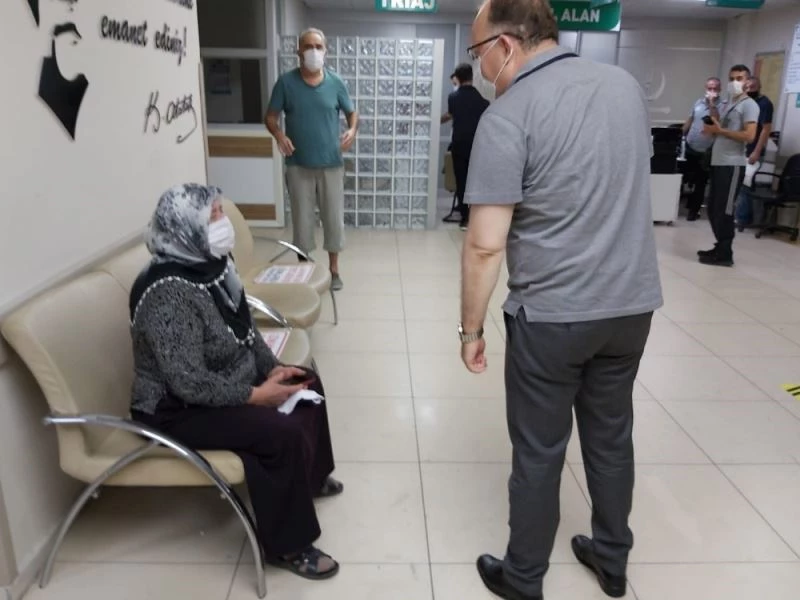 Zonguldak Valisi tebdili kıyafetle hastaneleri denetledi
