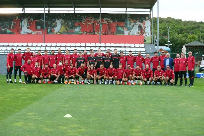 A Milli Takım ilk idmanını yaptı
