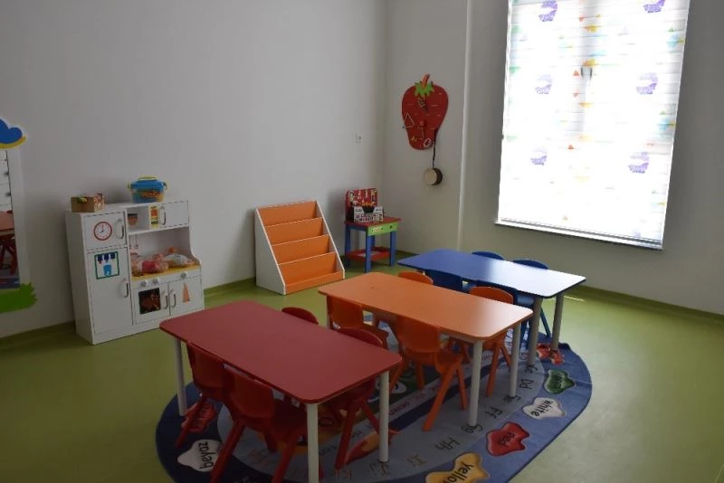 (Özel) Bursa’da madde bağımlılarının mesken tuttuğu bina kreş oldu
