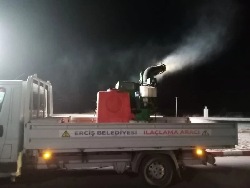 Erciş Belediyesinden sivrisinekle mücadeleye çalışması
