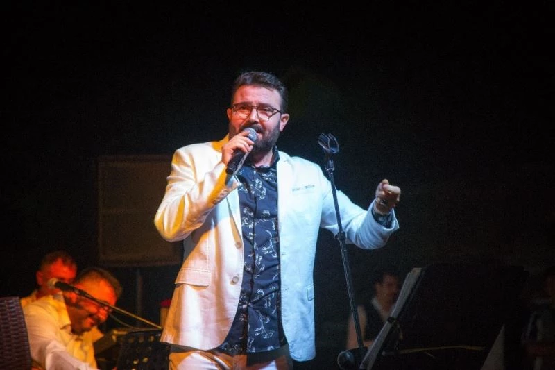 Narven’de bayram coşkusu Bedirhan Gökçe’yle yaşandı
