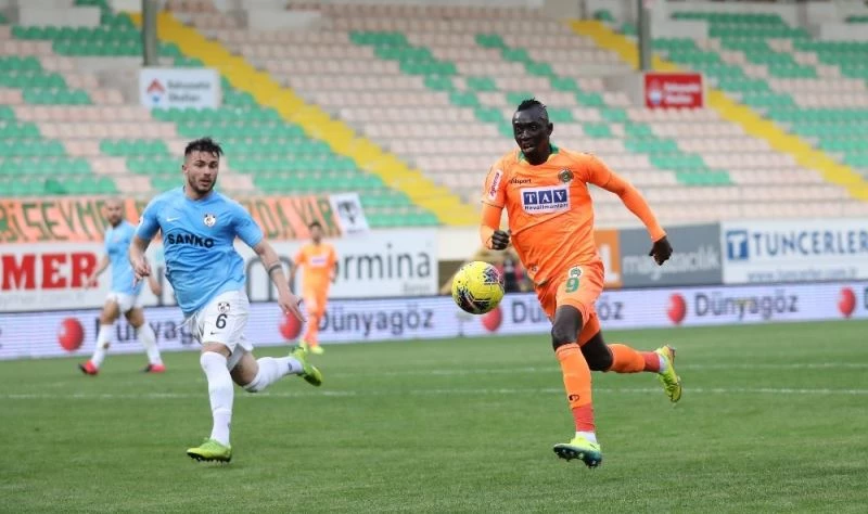 Beşiktaş ve Fenerbahçe, Cisse için karşı karşıya
