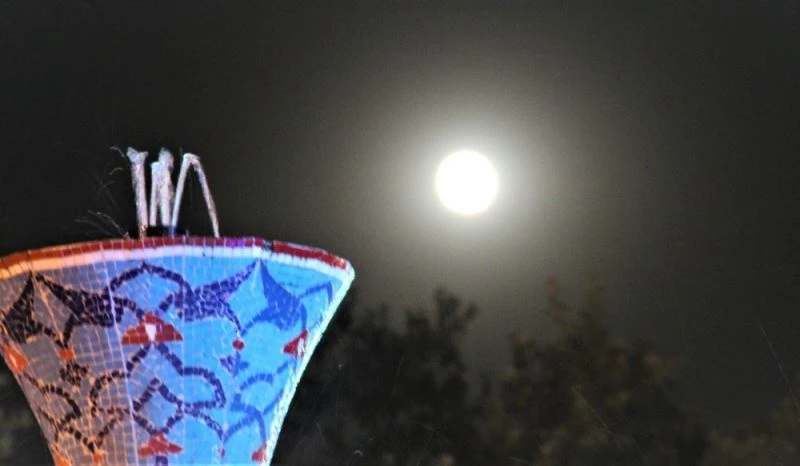 Kütahya’da vazo-dolunay buluşması göz kamaştırdı
