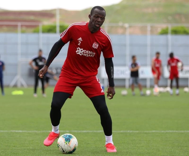 Arouna Kone, Sivasspor ile yeniden anlaştı
