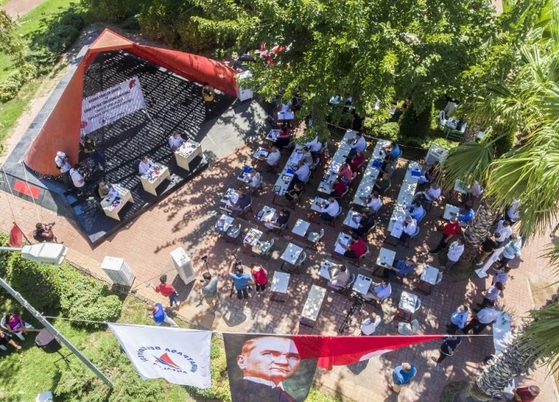 Kadın cinayetlerine dikkat çekmek için toplandılar
