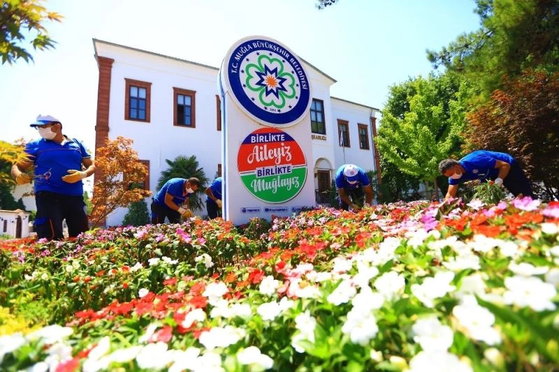 Büyükşehir Muğla’yı renklendiriyor
