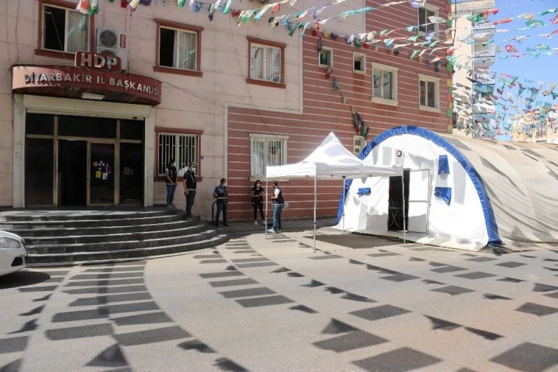 HDP önündeki ailelerin evlat nöbeti 338’nci gününde
