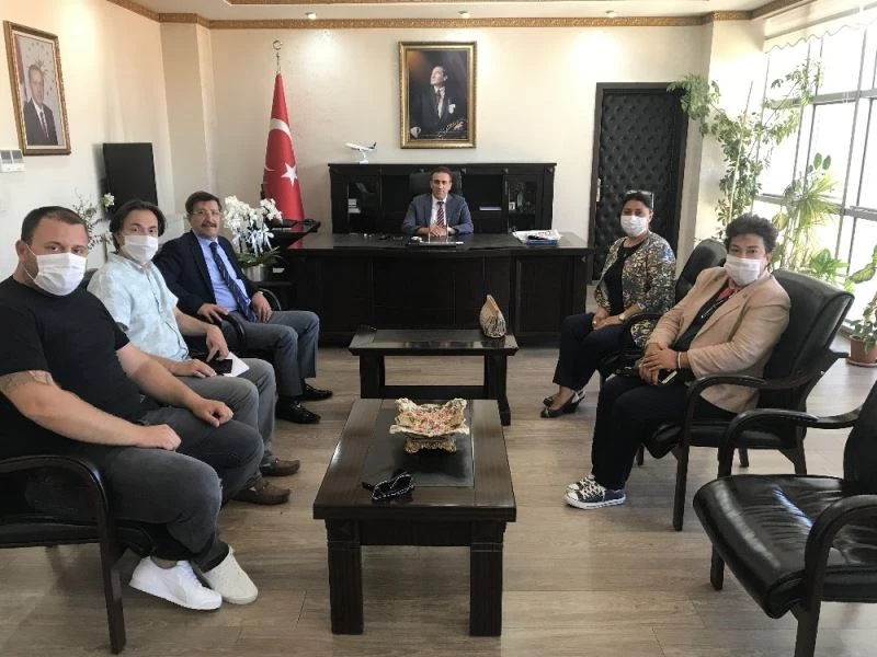 Burhaniye’de Kaymakam Memiş’e siyasetçi ziyareti
