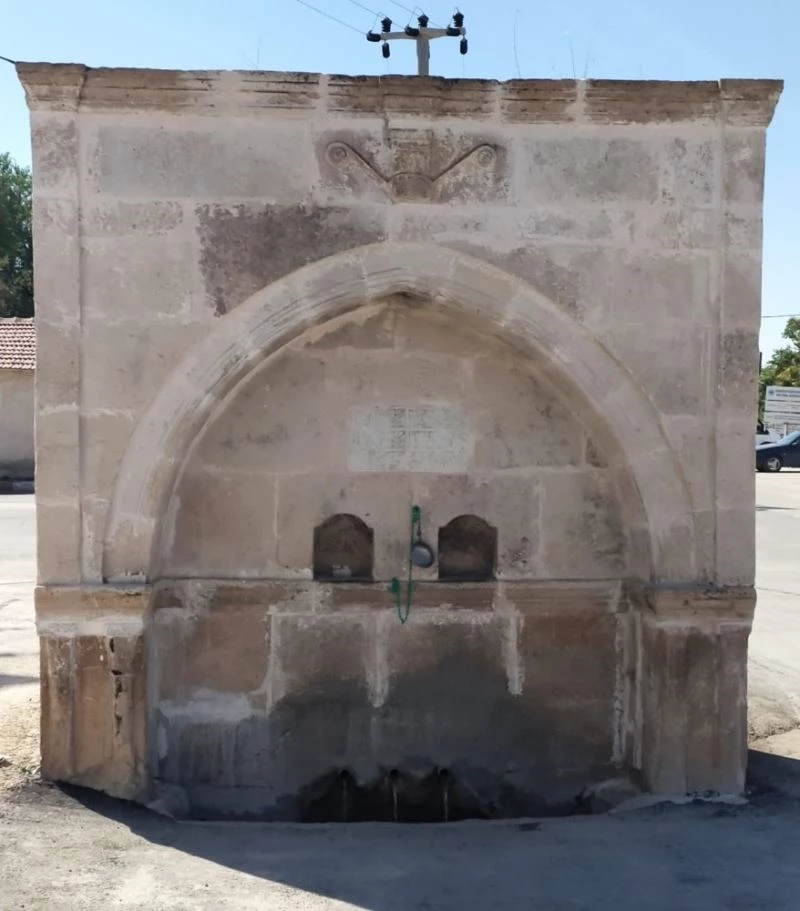 Yüzyıllardır suyu kesilmeyen çeşme
