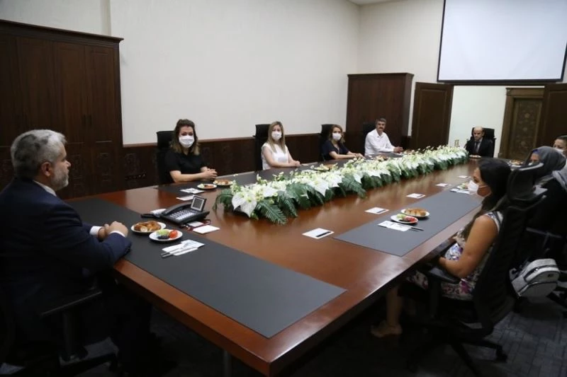 Rektör Şahin, “Tüm arkadaşlarımızla ekip ruhu içinde çalışıyoruz”
