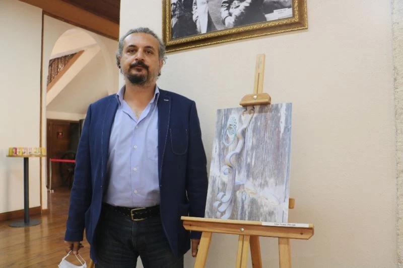 Tarihe ışık tutan kapı tokmakları sergilendi
