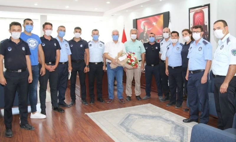 Başkan Bilgin’den zabıta personeline baklavalı kutlama
