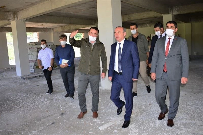 Vali Hüseyin Öner, Yalnızçam Kayak Merkezinde incelemelerde bulundu
