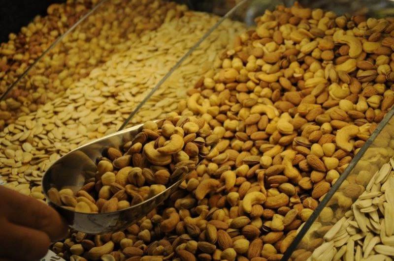 Yaz mevsiminde en çok karışık kuruyemiş çeşitleri tercih ediliyor
