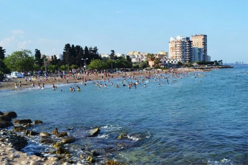 Tarhan’dan uyarı: “Denize girerken de sosyal mesafeye uyalım”
