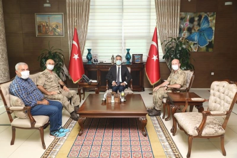 Tümgeneral Hacı İlbaş’tan Vali Oktay Çağatay’a veda ziyareti
