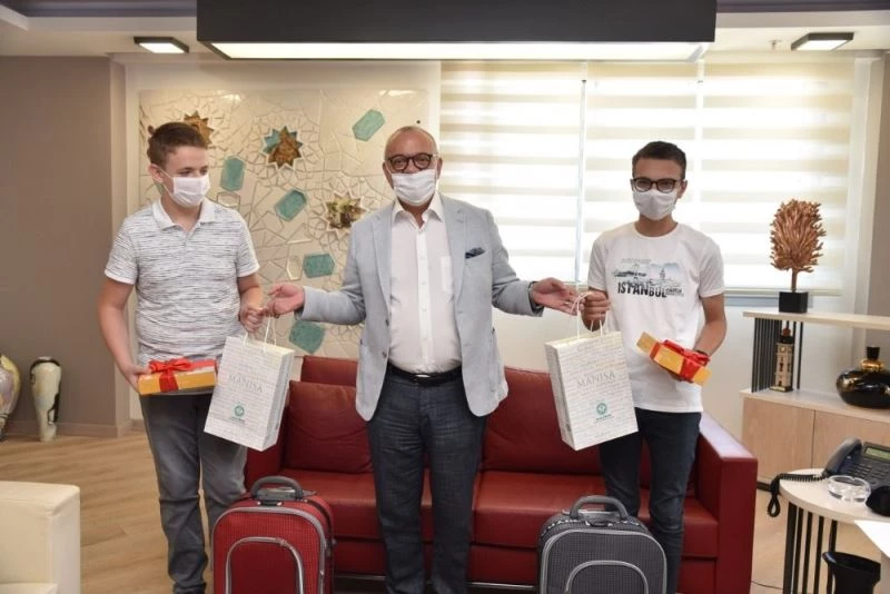 Başkan Ergün, LGS şampiyonlarını ağırladı
