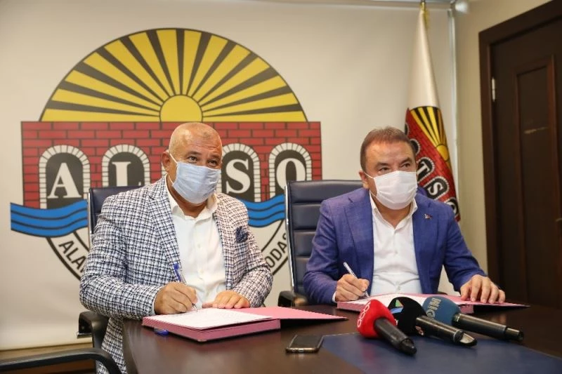 Başkan Böcek, Alanyalı Hal ve Ulaşım esnafı ile buluştu
