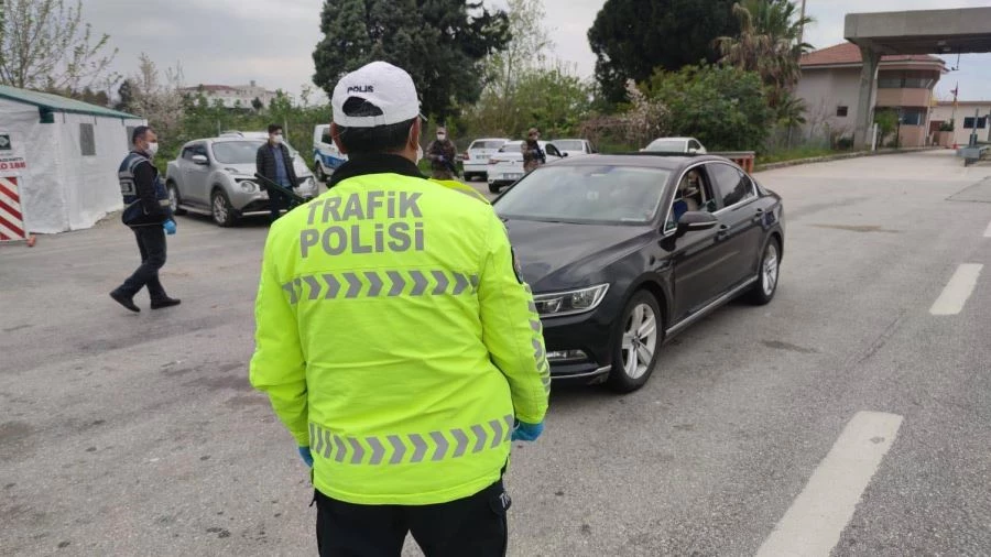 KURAL İHLALİ YAPAN 425 ARACA 82 BİN 116 LİRA CEZA KESİLDİ