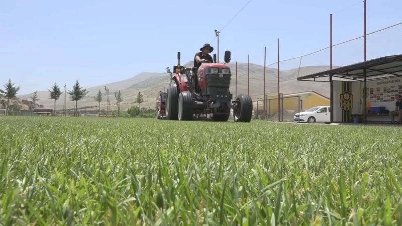 Yeni Malatya Stadyumunun zemini bakıma alındı
