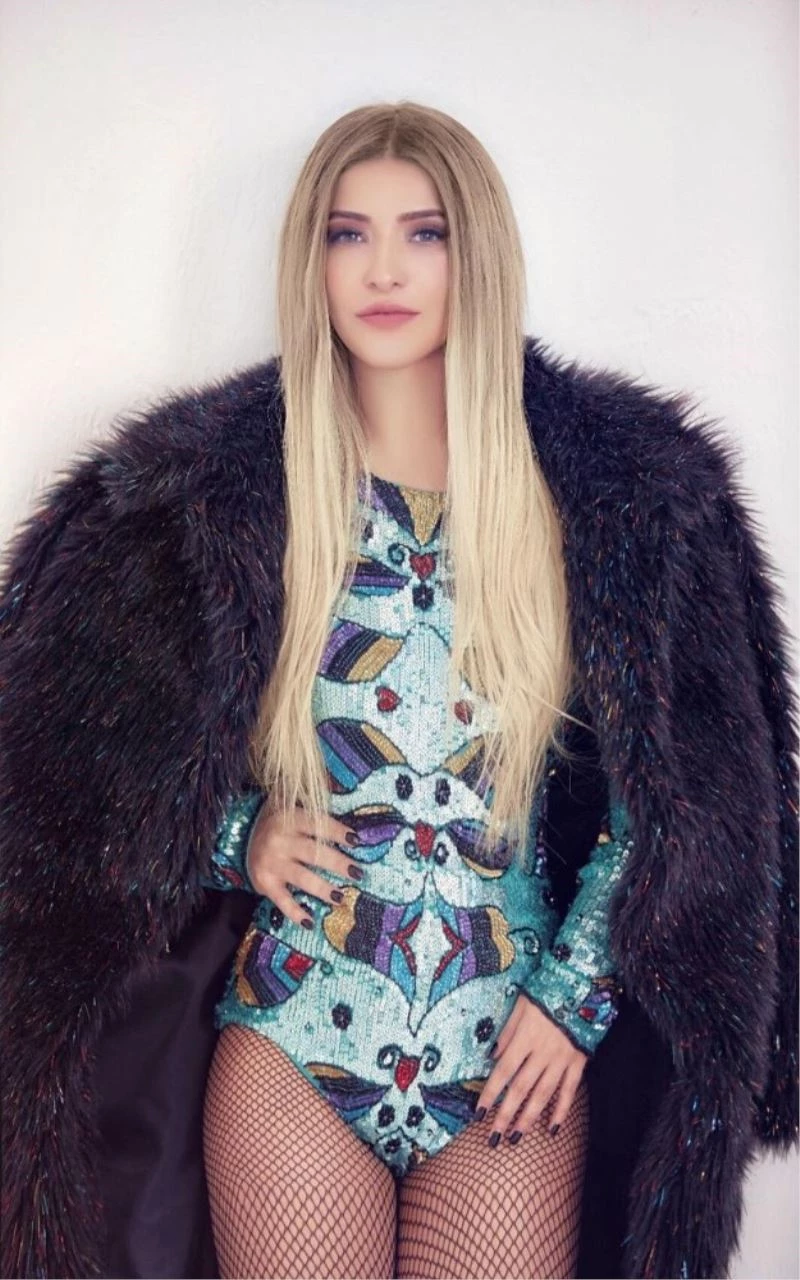 Genç şarkıcı Serra Arres’ten akustik müjdesi
