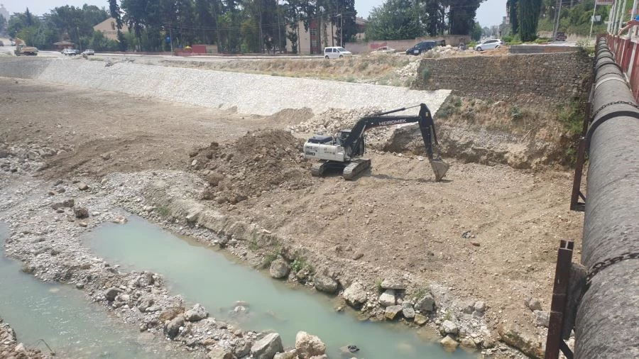 BAŞKAN TARHAN “ 2 KÖPRÜ İÇİN İLK KAZMAYI VURDUK”