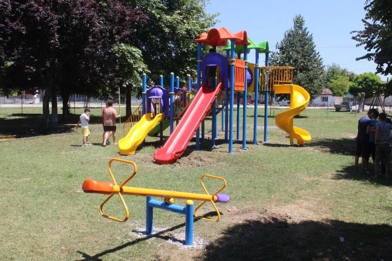 1 liraya kolonya sattılar elde edilen gelirle park yaptılar
