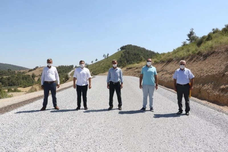 Muhtarlar yol çalışmasından memnun
