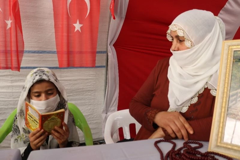 Evlat nöbetindeki Zümrüt Salim, HDP il binasında hafız oğlunun yolunu gözlüyor
