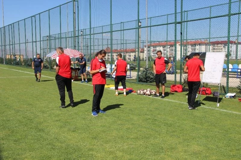 Pandemi gölgesinde antrenörlük kursu
