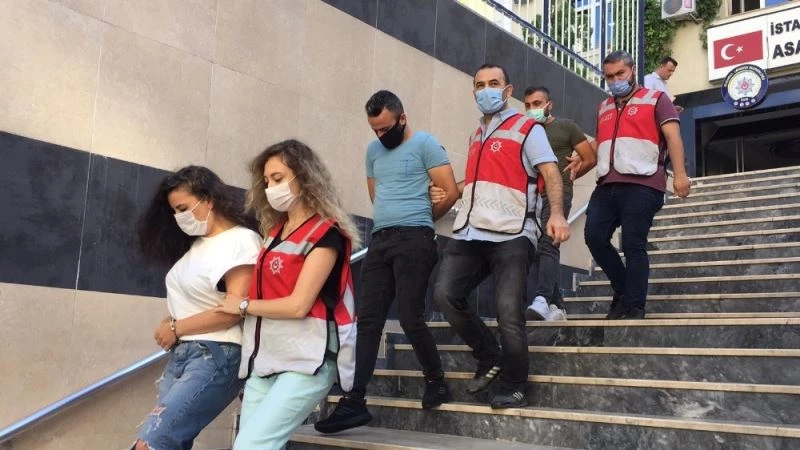 Müşteri kılığındaki dolandırıcı kadın, kuyumcuya sahte altını sattı
