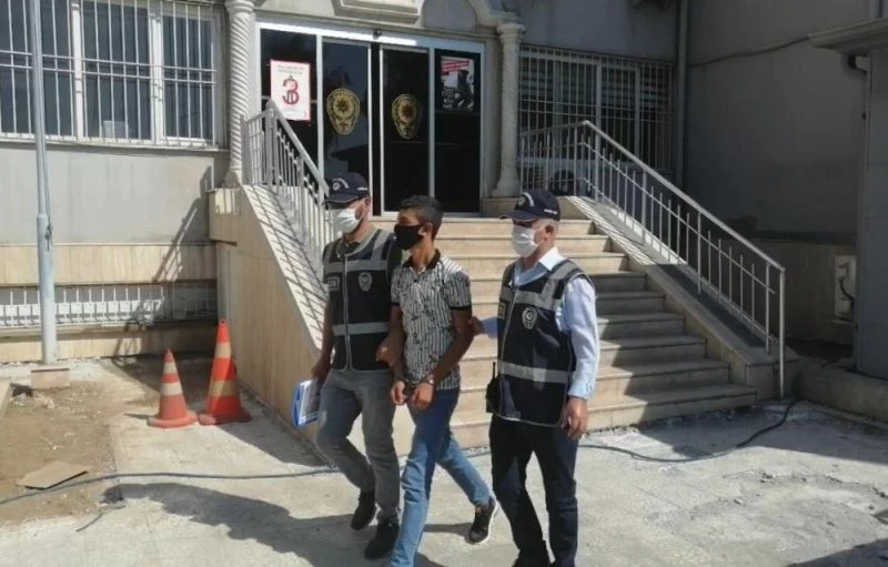 Sadaka kutusu soyguncuları tutuklandı
