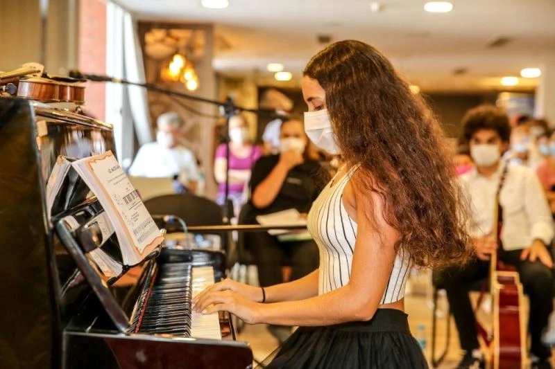 Kızılçullu gençlerinden 30 Ağustos resitali
